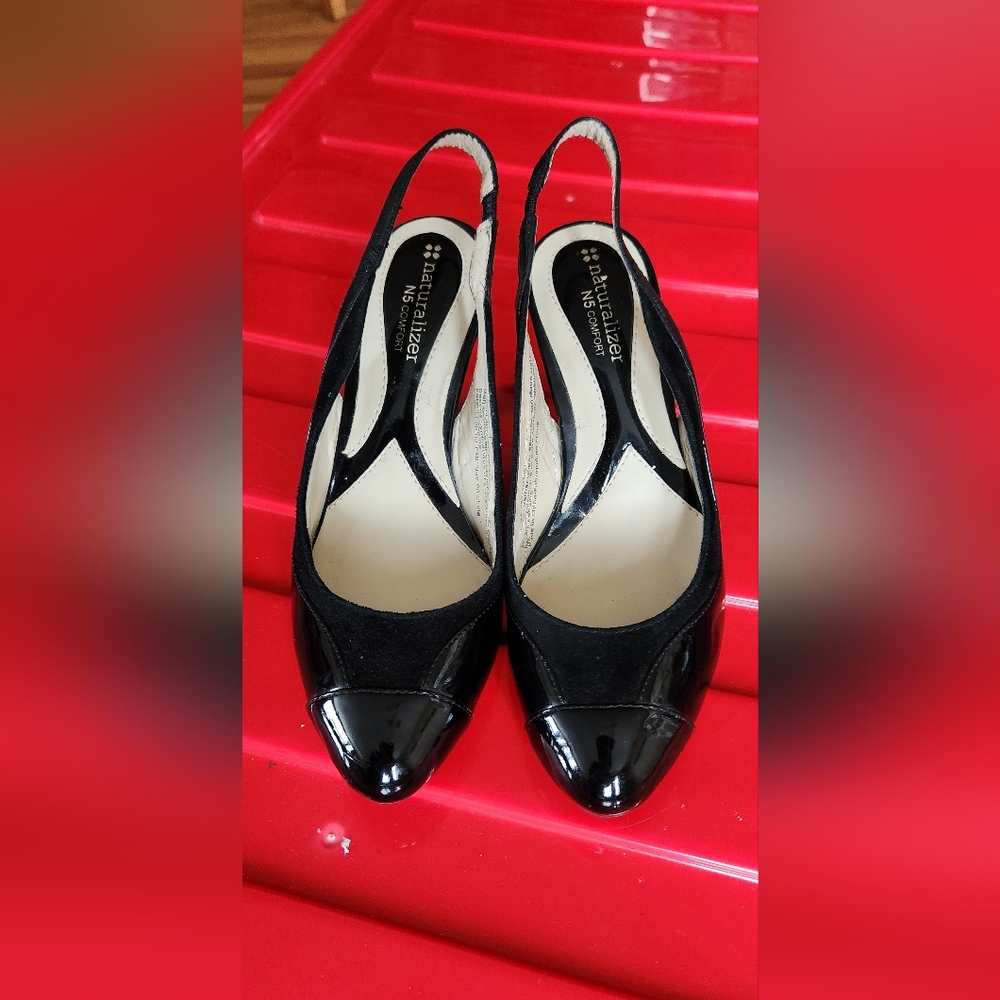 Naturalizer Black slingback pumps